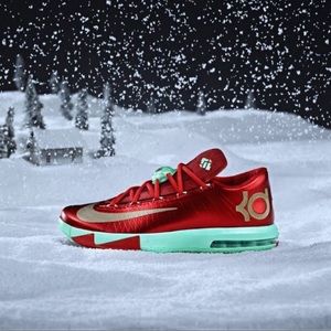 Almost NEW KD 6 Christmas edition